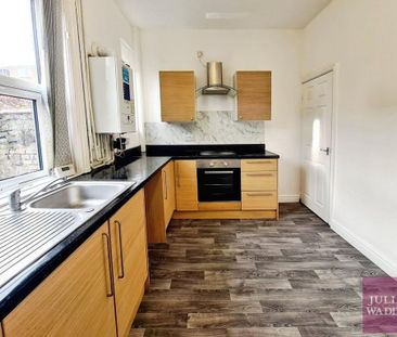 2 bedroom terraced house to rent - Photo 2