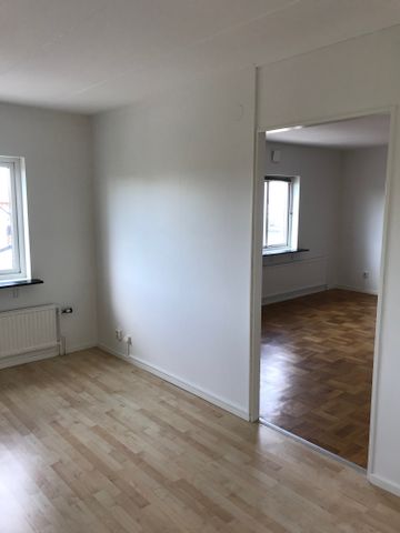 Järnvägsgatan 31 - Photo 2