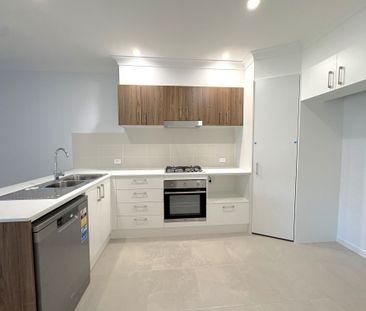 Brand New 3 Bedroom Family Home! - Photo 1