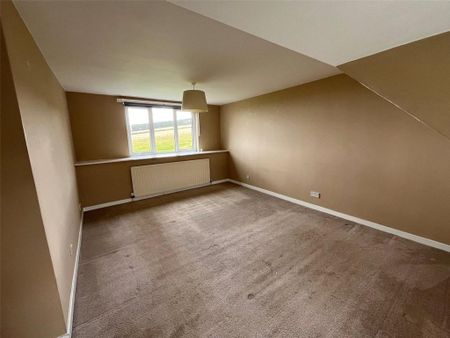 Semi detached house to rent - Photo 3