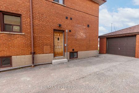 For Lease - 438 Glen Park Avenue, Toronto, Ontario - Photo 3