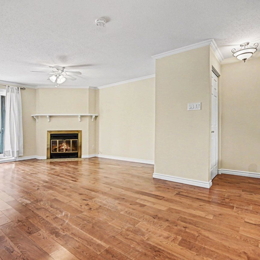 For Lease - 207 Mart Circle, Manor Park - Cardinal Glen and Area, Ontario - Photo 1