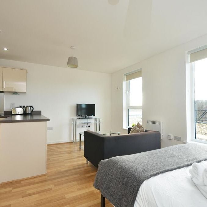 Studio to rent - Photo 1