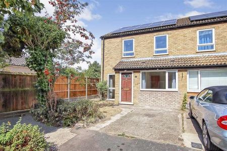 Midhurst Close, Cambridge, CB4 - Photo 4