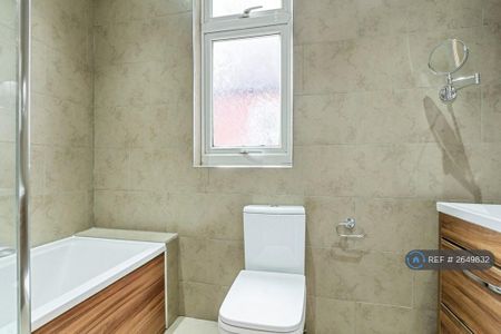 3 bedroom terraced house to rent - Photo 4