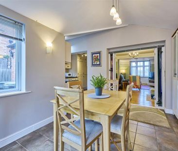 3 bedroom semi-detached house to rent - Photo 6