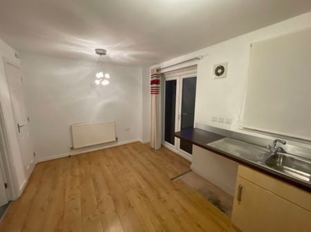 Crymlyn Parc, Neath, SA10 - Photo 5