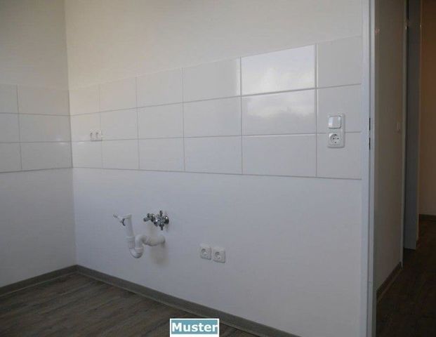 Attraktive 2-Zimmer-Wohnung mit Balkon – frisch saniert und zentral gelegen - Foto 1