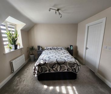 Winter Crescent, Lydney - Photo 6