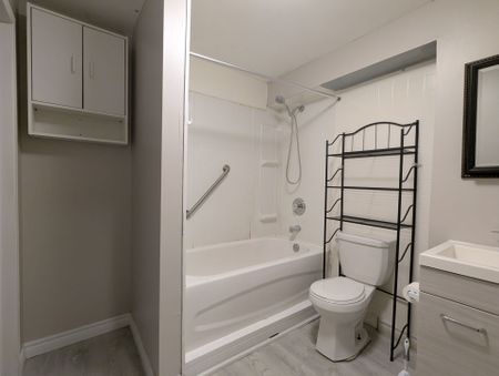 For Lease - 6053 Leeside Crescent Unit# BSMT, Mississauga, Ontario - Photo 4