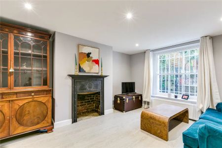 3 bedroom house in London - Photo 5