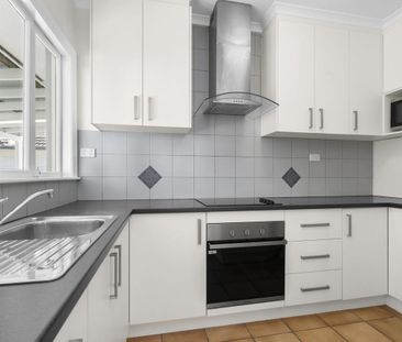 1633 Logan Rd, Upper Mount Gravatt QLD 4122 - House For Rent | Domain - Photo 3