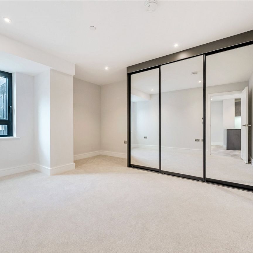 Cockfosters Road, EN4, London - Photo 1