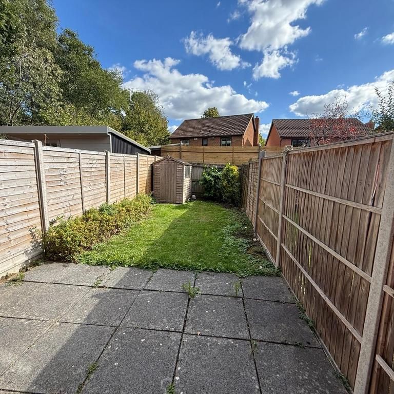 2 bedroom terraced house to rent - Photo 1