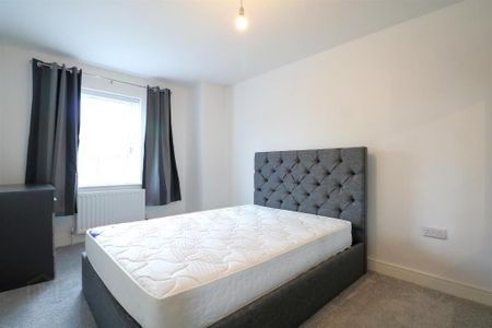 19 Belmont Hall Drive, Antrim, BT41 1FB - Photo 4