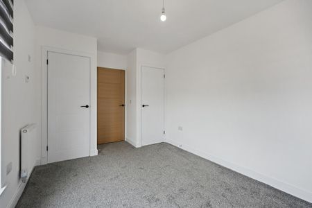 3 bedroom semi-detached house to rent - Photo 2