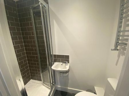 7 bedroom detached house to rent - Photo 4