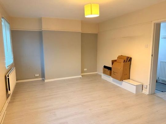 3 bedroom flat to rent - Photo 1