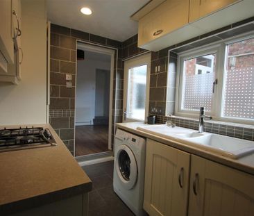 2 bedroom terraced house to rent - Photo 3