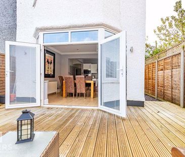 3 bedroom detached house to rent - Photo 4