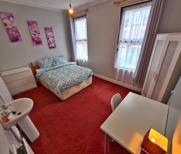 Room 2, 9 Chadwick Street, Lisburn Road, Belfast, BT9 7FB - Photo 3