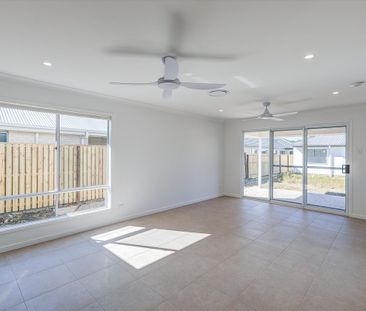 Family Home in 'Affinity Estate' With Ducted Air Con System. - Photo 2