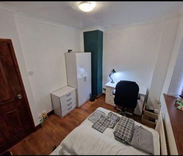 Room in a Shared House, Manor Oaks Road, S2 - Photo 2