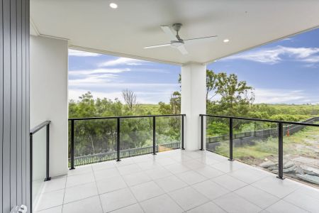 New new 5 bedroom home in Newport. Contact Julie Sykes 0438 050 110 - Photo 5