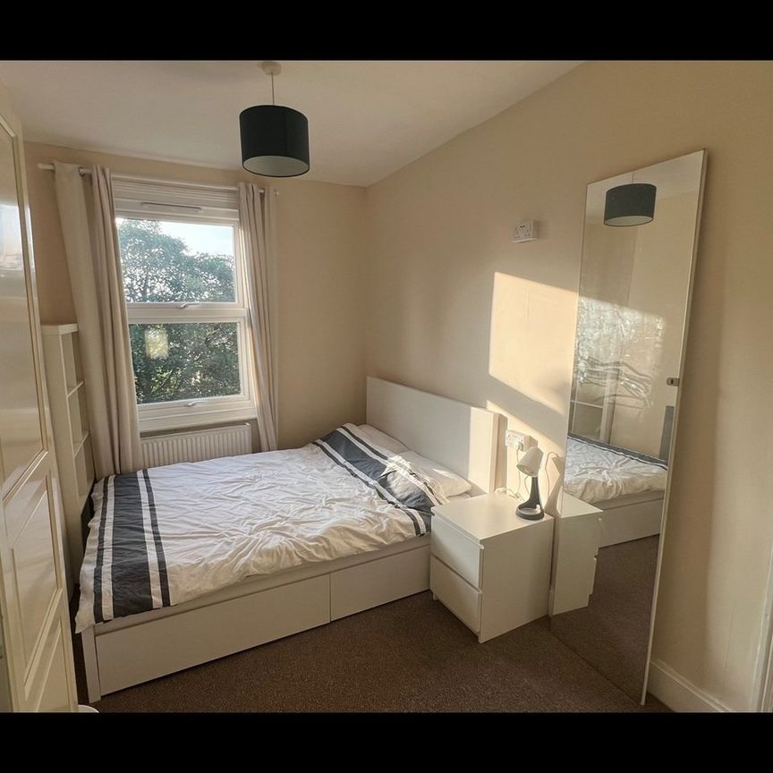 Room in a Shared Flat, Morland Road, CR0 - Photo 1