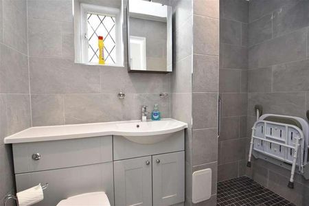 Southern Avenue, Redhill, RH1 - Photo 4