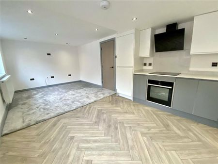 2 bedroom semi-detached house to rent - Photo 5