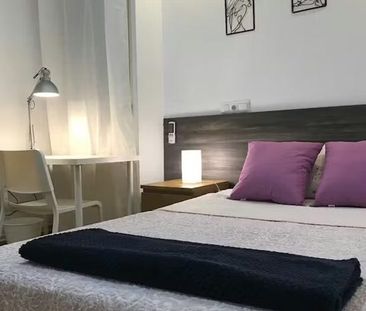 Calle de Víctor Manuel III, Madrid, Community of Madrid 28019 - Photo 6