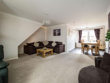 3 bedroom semi-detached house to rent - Photo 2