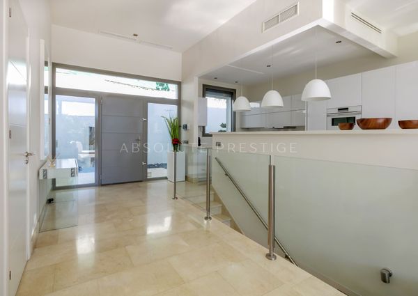 Beautiful and modern 5 bedroom villa in La Quinta