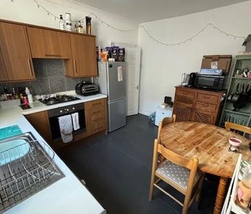 3 bedroom terraced house to rent - Photo 6