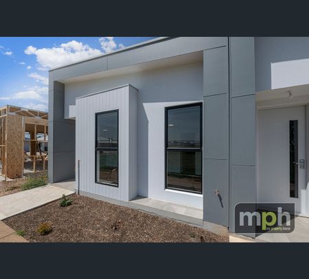 15 Maple Lane, Davoren Park, SA 5113 - Photo 2