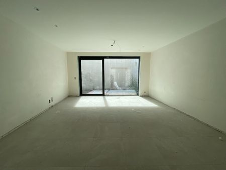 Ruim duplexappartement met twee slaapkamers en terras - Photo 2