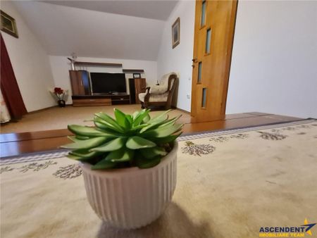 Vila cu 6 camere si garaj propriu, Centrul Istoric Drumul Po - Fotografie 2