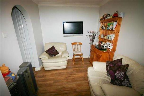 4 Bed Detached House, Warren Close, SO16 - Photo 1