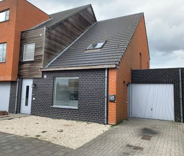 Halfopen woning met 3 slaapkamers, tuin en garage in Eeklo! - Photo 1