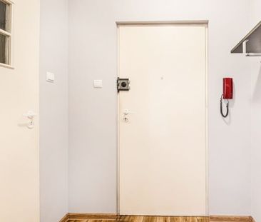 Przestronna kawalerka, oddzielna kuchnia, balkon 30.4 m² - Фото 1