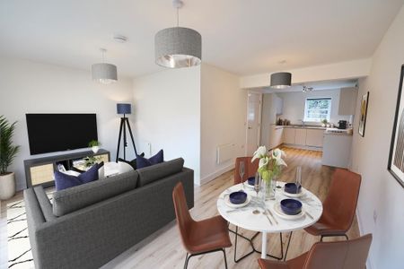 3 bedroom semi-detached house to rent - Photo 3