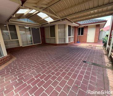 12 Loddon Close, Caroline Springs, VIC 3023 - Photo 4