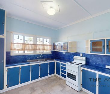 Charming & Convenient Home - Photo 6