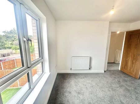 3 bedroom terraced house to rent - Photo 2