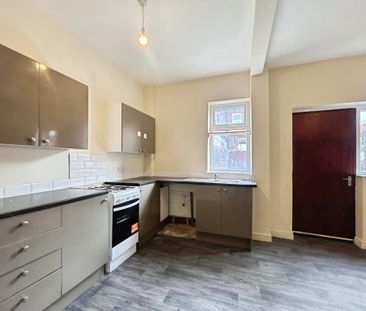 2 bedroom terraced house to rent - Photo 4