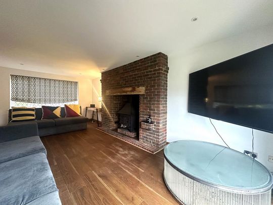 4 bedroom detached house to rent - Photo 1