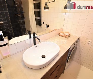 Pronájem bytu 1+kk a garsoniéry 47 m², Hadovitá 1580, Praha - Photo 5