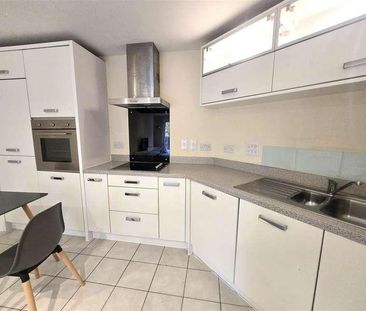 Buccaneer Court, Kestrel Road, Farnborough, GU14 - Photo 4