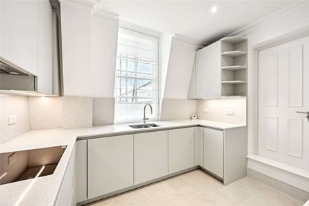 Top floor apartment, situated in a well maintained mansion building moments from Hyde Park. - Photo 2